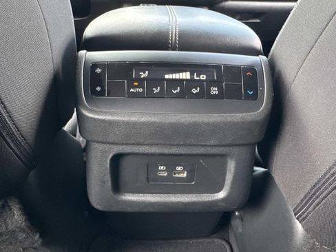 Used 2024 Nissan Pathfinder SV FWD image 16