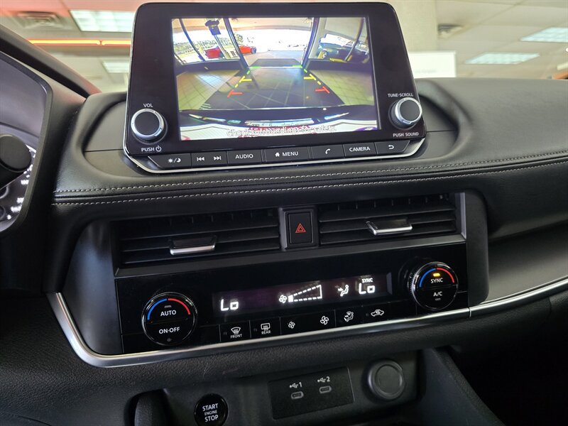 Used 2025 Nissan Rogue SV FWD image 24