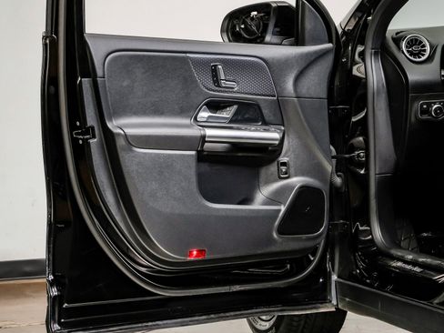 Used 2024 Mercedes-Benz GLA 250 image 41