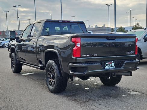 Used 2022 Chevrolet Silverado 3500 High Country w/ Safety Package II image 5