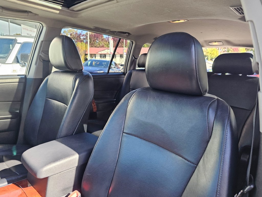Used 2013 Toyota Highlander Limited AWD/4WD image 21