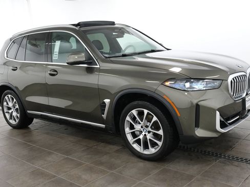 Used 2024 BMW X5 xDrive40i w/ Premium Package AWD/4WD image 7