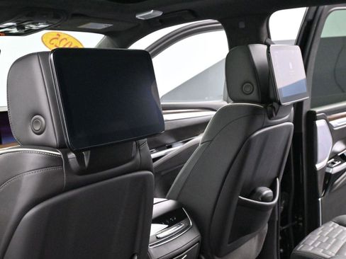 Used 2025 Cadillac Escalade ESV Sport Platinum image 36