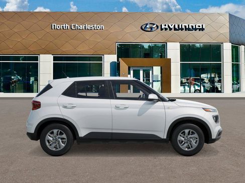 New 2026 Hyundai Venue SE image 7