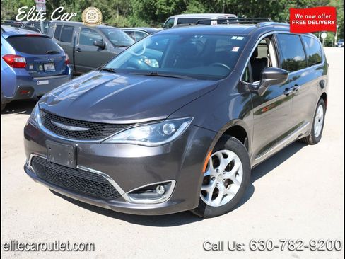 Used 2018 Chrysler Pacifica Touring-L Plus w/ Tire & Wheel Group FWD image 1