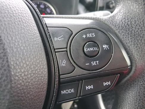 Used 2019 Toyota RAV4 LE w/ Carpet Mat Package AWD/4WD image 21