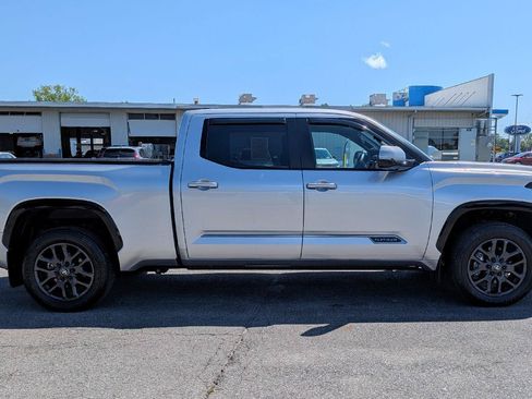 Used 2025 Toyota Tundra Platinum AWD/4WD image 5