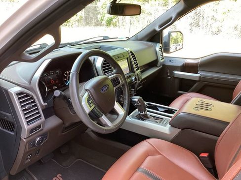 Used 2019 Ford F150 King Ranch w/ Equipment Group 601A Luxury AWD/4WD image 34