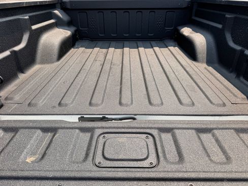 Used 2020 Jeep Gladiator Overland AWD/4WD image 7