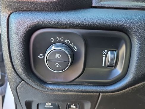 Used 2021 RAM 1500 Big Horn image 7