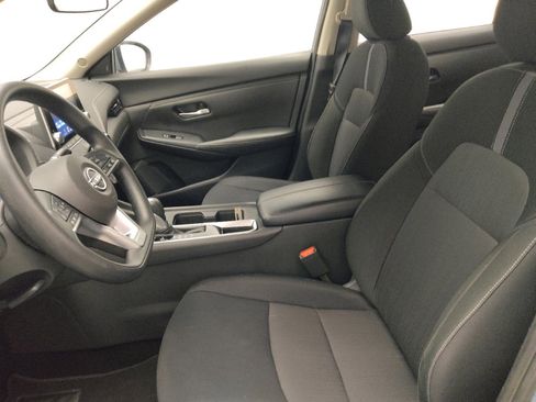 Used 2025 Nissan Sentra SV FWD image 17