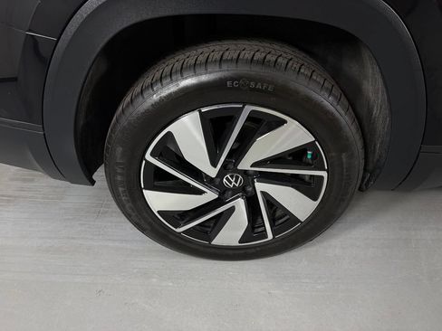 Used 2024 Volkswagen Atlas SE FWD image 11