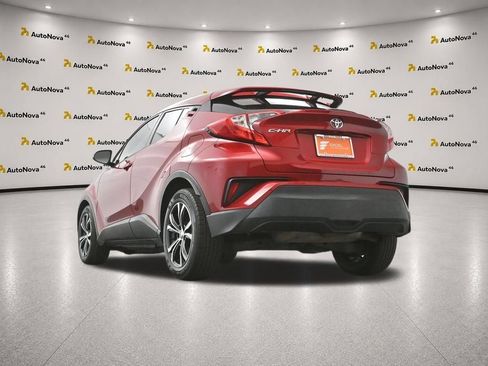 Used 2020 Toyota C-HR LE FWD image 40