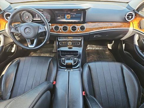 Used 2018 Mercedes-Benz E 300 image 19