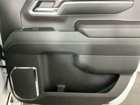 Used 2024 Chevrolet Silverado 2500 LTZ w/ LTZ Convenience Package image 24