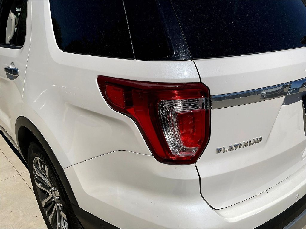 Used 2017 Ford Explorer Platinum AWD/4WD image 23