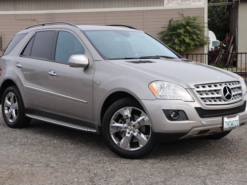 Used 2009 Mercedes-Benz ML 320 BlueTEC 4MATIC image 1