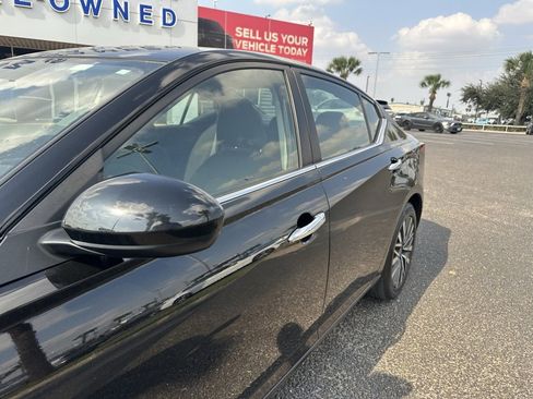 Used 2023 Nissan Altima 2.5 SV image 11