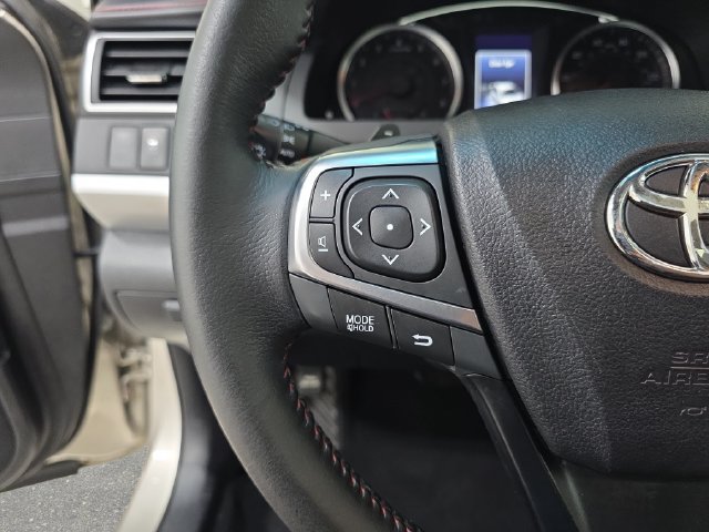 Used 2016 Toyota Camry SE w/ Moonroof Package FWD image 17