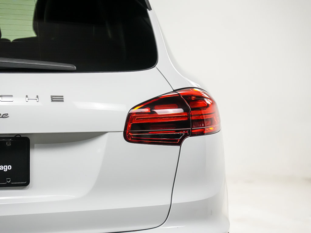 Used 2018 Porsche Cayenne AWD/4WD image 12