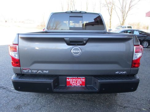 Used 2023 Nissan Titan S AWD/4WD image 8
