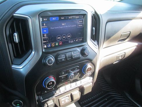 Used 2022 Chevrolet Silverado 3500 LT w/ Convenience Package image 24