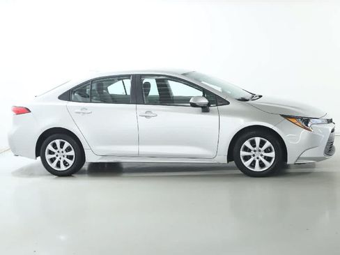 Used 2023 Toyota Corolla LE FWD image 11