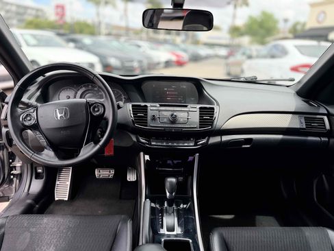 Used 2017 Honda Accord Sport image 18