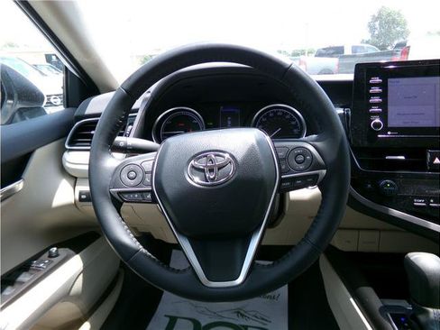 Used 2022 Toyota Camry LE w/ Cold Weather Package FWD image 5