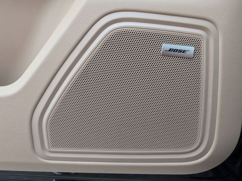 New 2026 Porsche Macan image 14