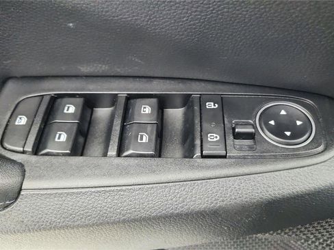 Used 2023 Kia Seltos S w/ Navigation Package image 23