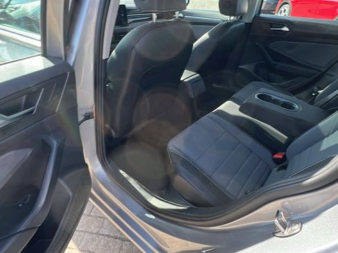 Used 2025 Volkswagen Jetta SE image 24