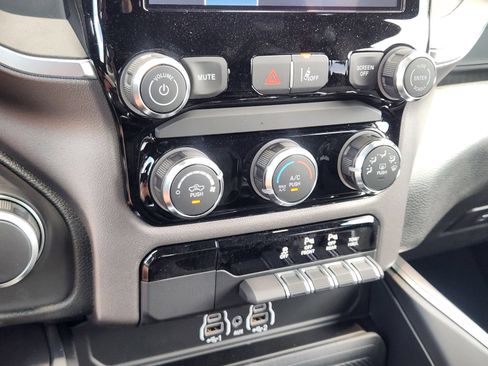 New 2026 RAM 1500 Express AWD/4WD image 18
