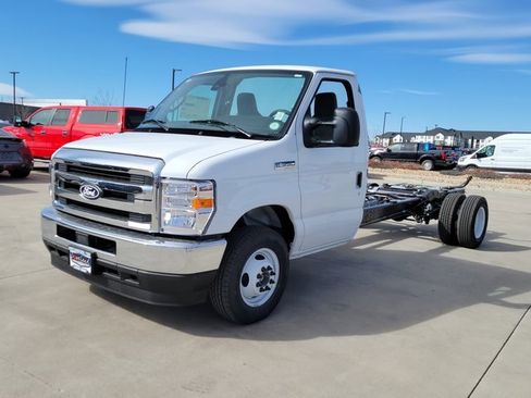 New 2026 Ford E-350 and Econoline 350 Super Duty w/ Power Equipment Group image 4