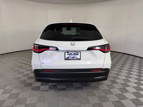 Used 2026 Honda HR-V LX image 10