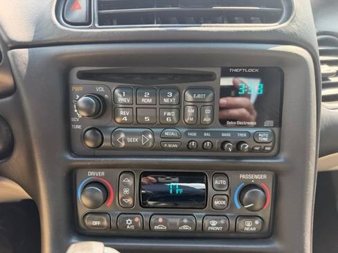 Used 2004 Chevrolet Corvette Coupe RWD image 16