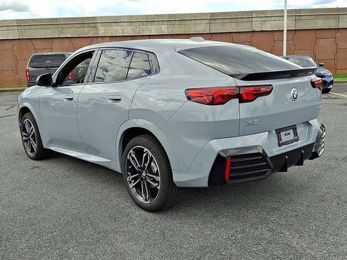 Used 2026 BMW X2 xDrive28i w/ Technology Package AWD/4WD image 3