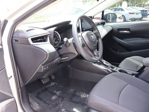 Used 2021 Toyota Corolla LE FWD image 23