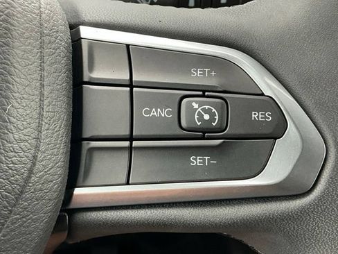 Used 2024 Jeep Compass Latitude AWD/4WD image 28