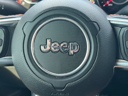 Used 2021 Jeep Gladiator Mojave AWD/4WD image 37