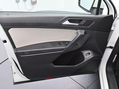 Used 2019 Volkswagen Tiguan SEL FWD image 9