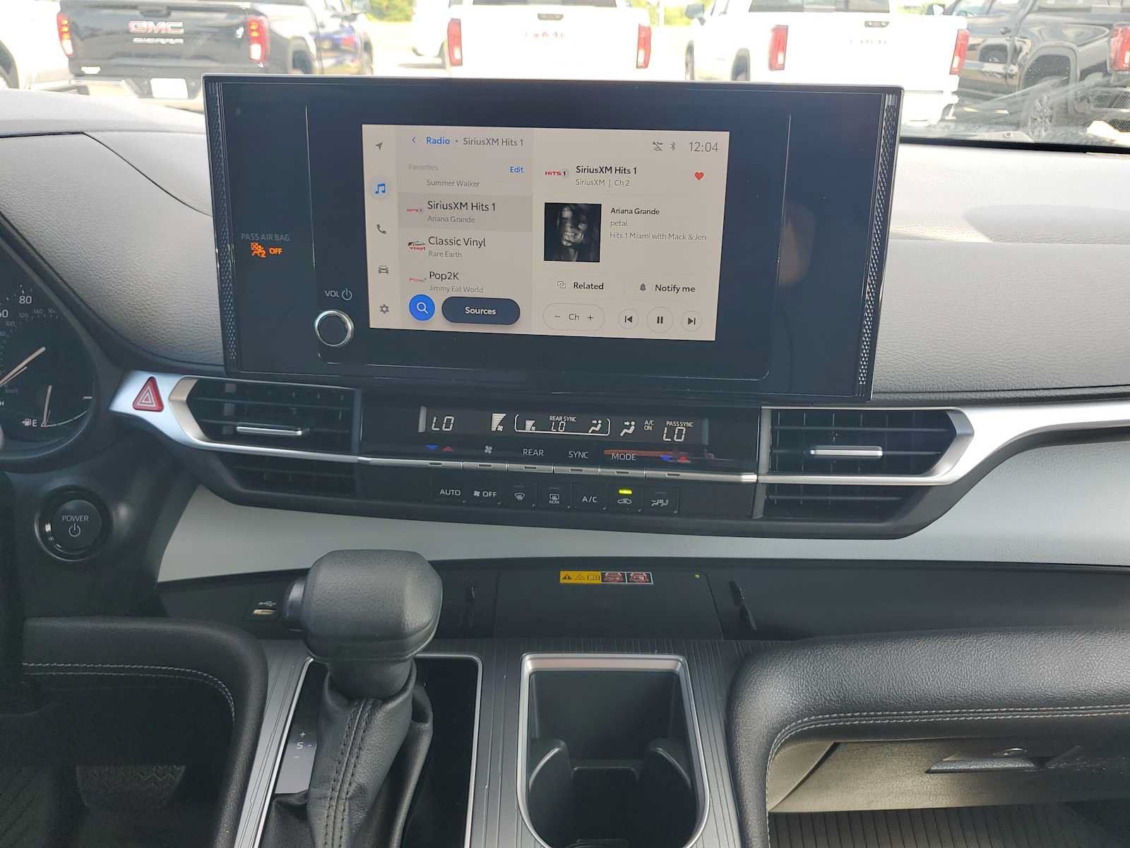 Used 2025 Toyota Sienna LE FWD image 16