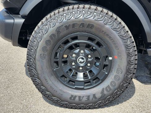New 2026 Ford Bronco Badlands w/ Sasquatch Package AWD/4WD image 7