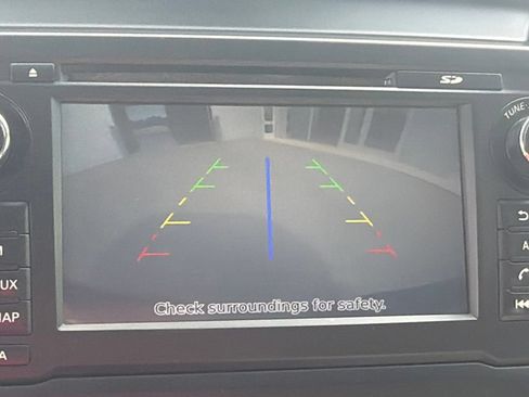 Used 2016 Nissan Titan SL RWD image 22