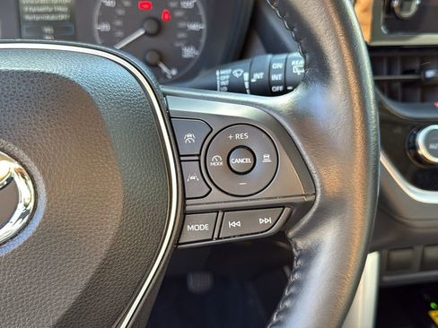 Used 2023 Toyota Corolla Cross LE image 23