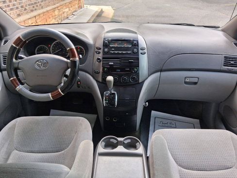 Used 2006 Toyota Sienna CE FWD image 13
