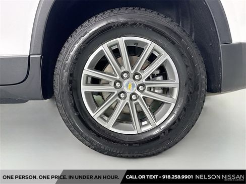 Used 2022 Chevrolet Traverse LT image 31