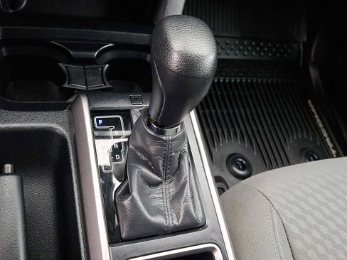 Certified 2020 Toyota Tacoma SR5 image 17