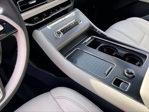 Used 2026 Lincoln Aviator 2WD image 19
