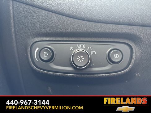 Used 2021 Chevrolet Equinox LT image 16